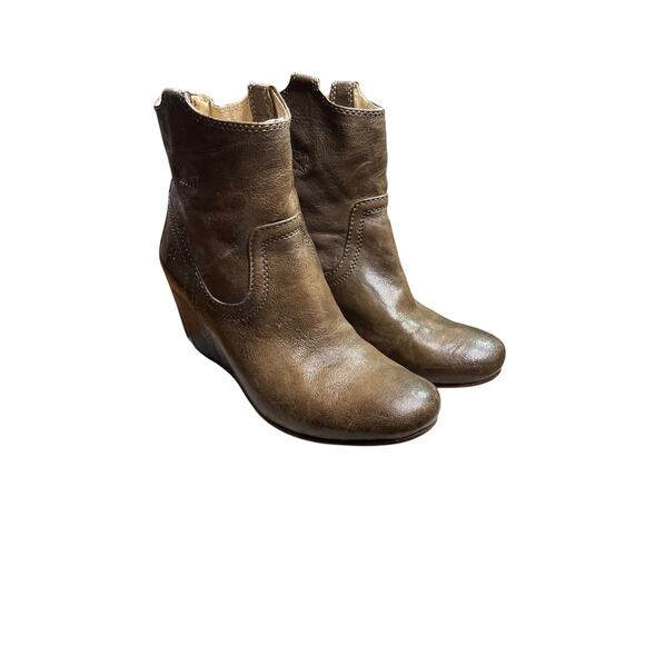 Frye Brown Leather Back Zipper Carson Wedge Boot Women's Size 6 - Picture 1 of 9